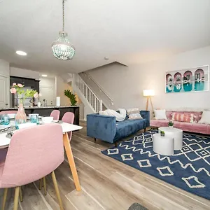 Mediterranean Oasis: King With Jacuzzi & Entertainment , Edmonton Canada