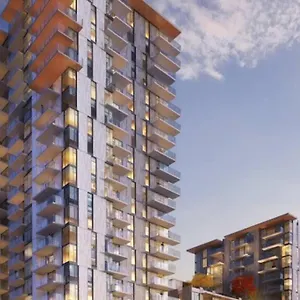 Modern 1-bedroom Den With Convenient Computer Setup, And Pet-friendly Environment, An Ideal For Travellers , Vancouver Canada